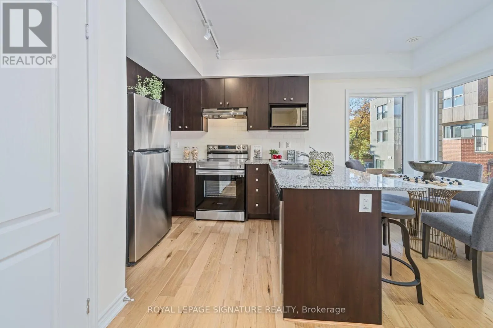 49 - 28 CURLEW DRIVE