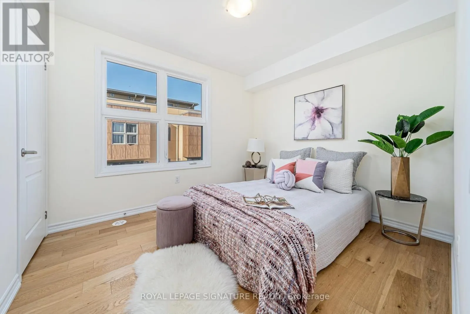 49 - 28 CURLEW DRIVE