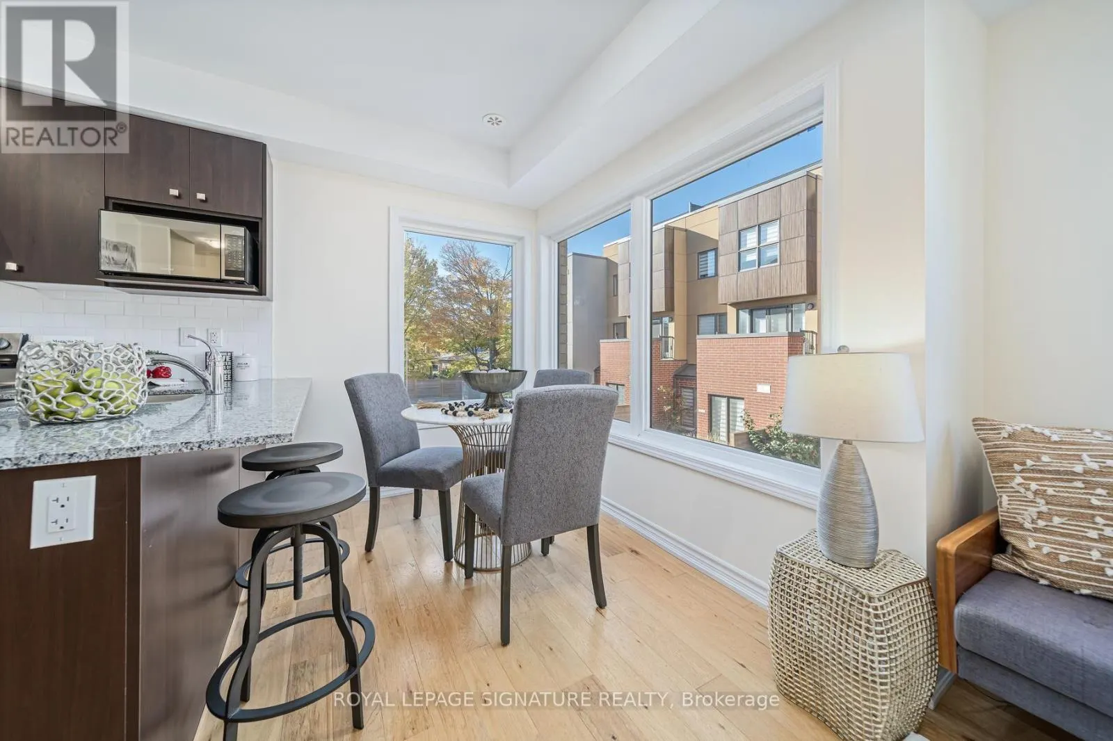 49 - 28 CURLEW DRIVE