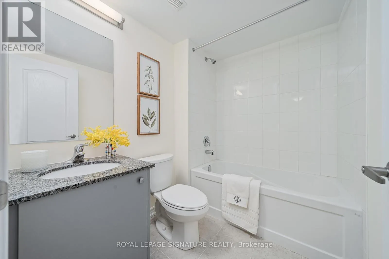 49 - 28 CURLEW DRIVE