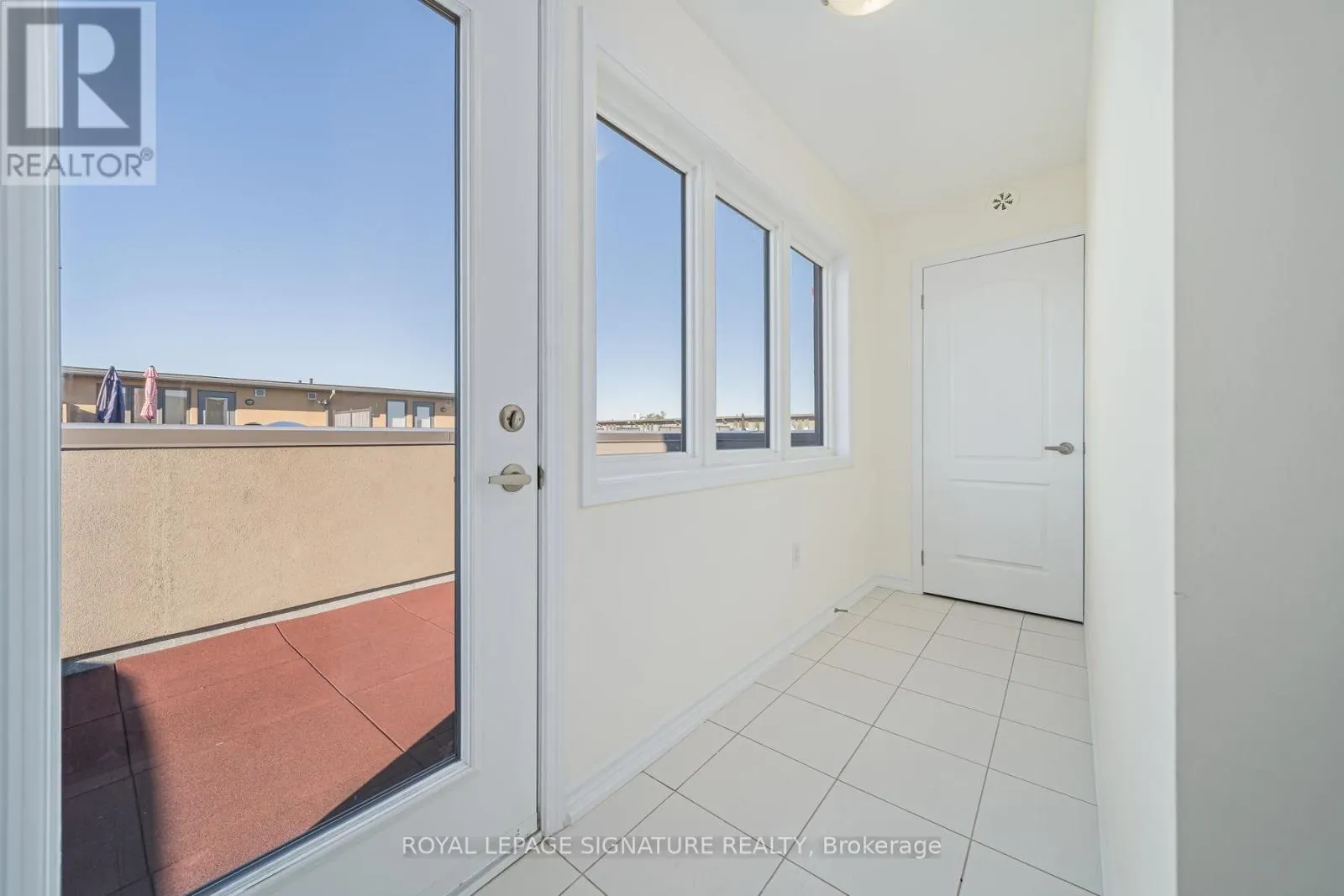 49 - 28 CURLEW DRIVE
