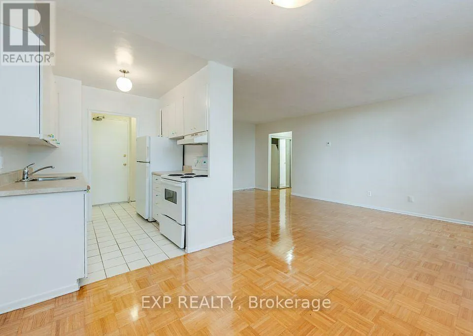 1205 - 10 HUNTLEY STREET