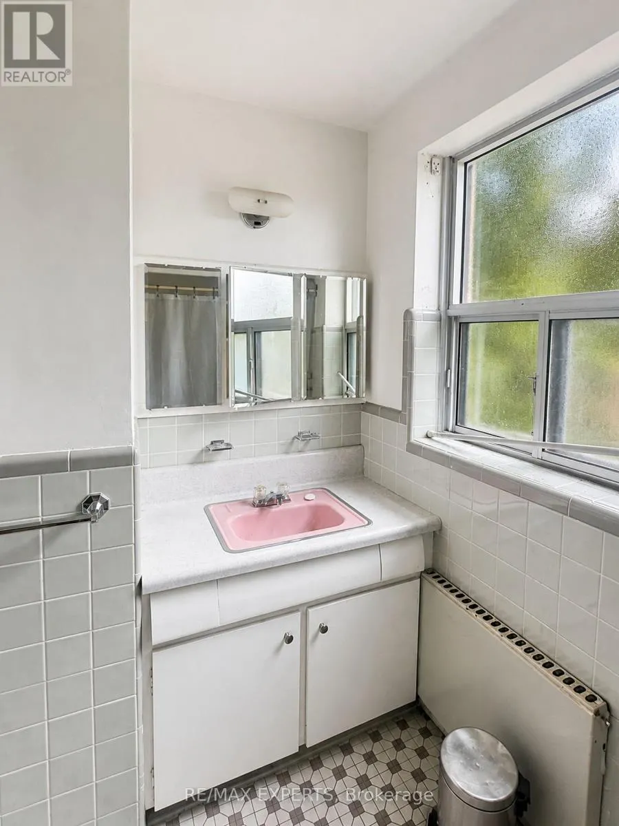 6 - 26 FRASERWOOD AVENUE