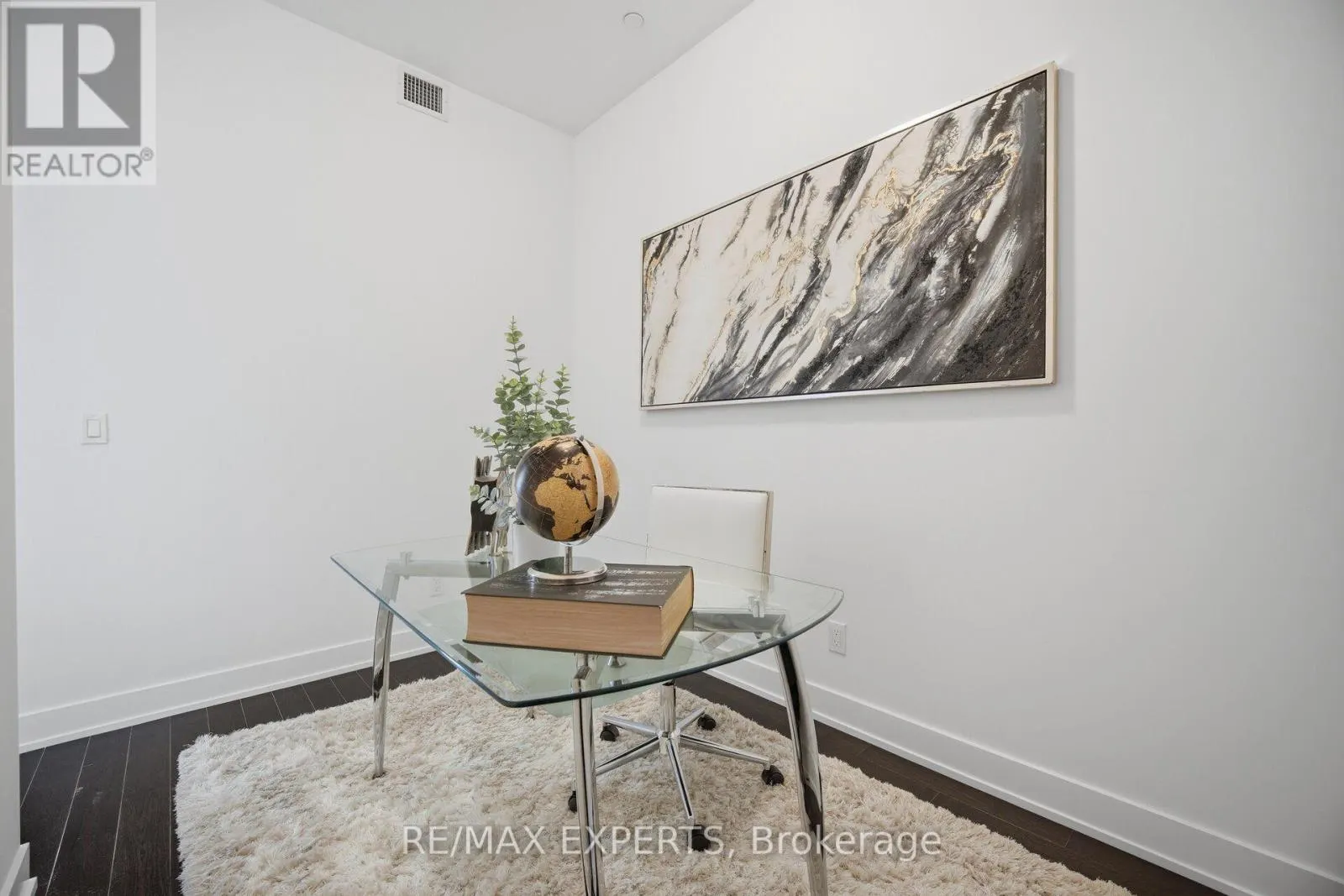 206 - 181 BEDFORD ROAD