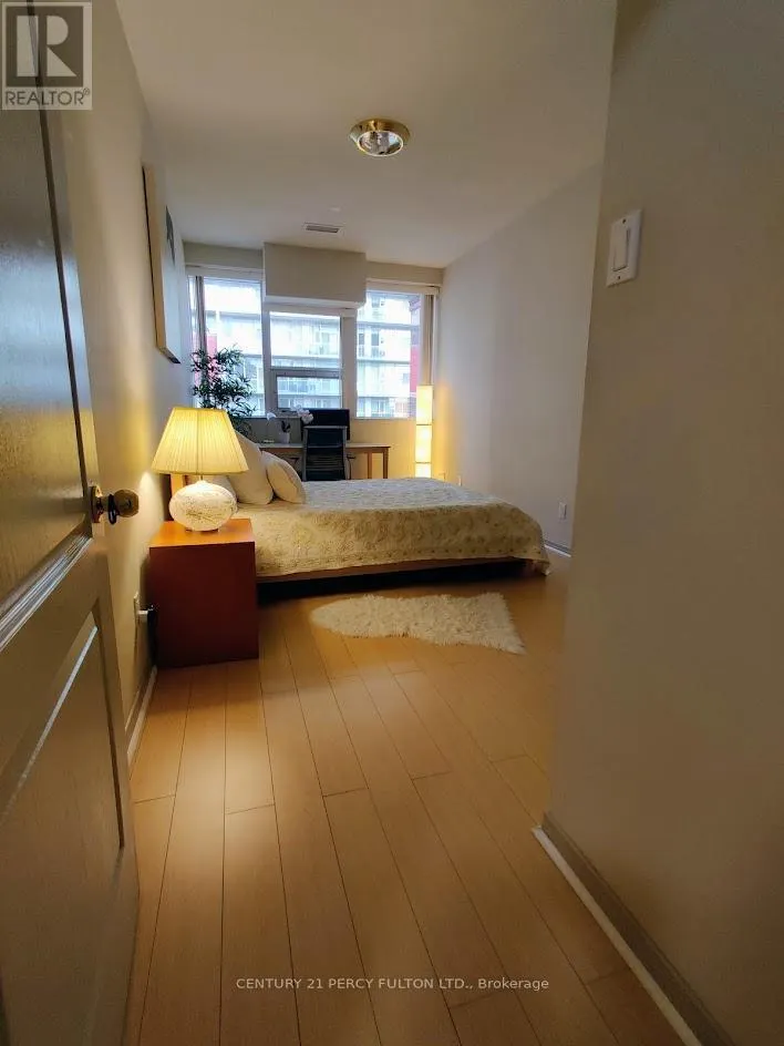 1204 - 393 KING STREET W