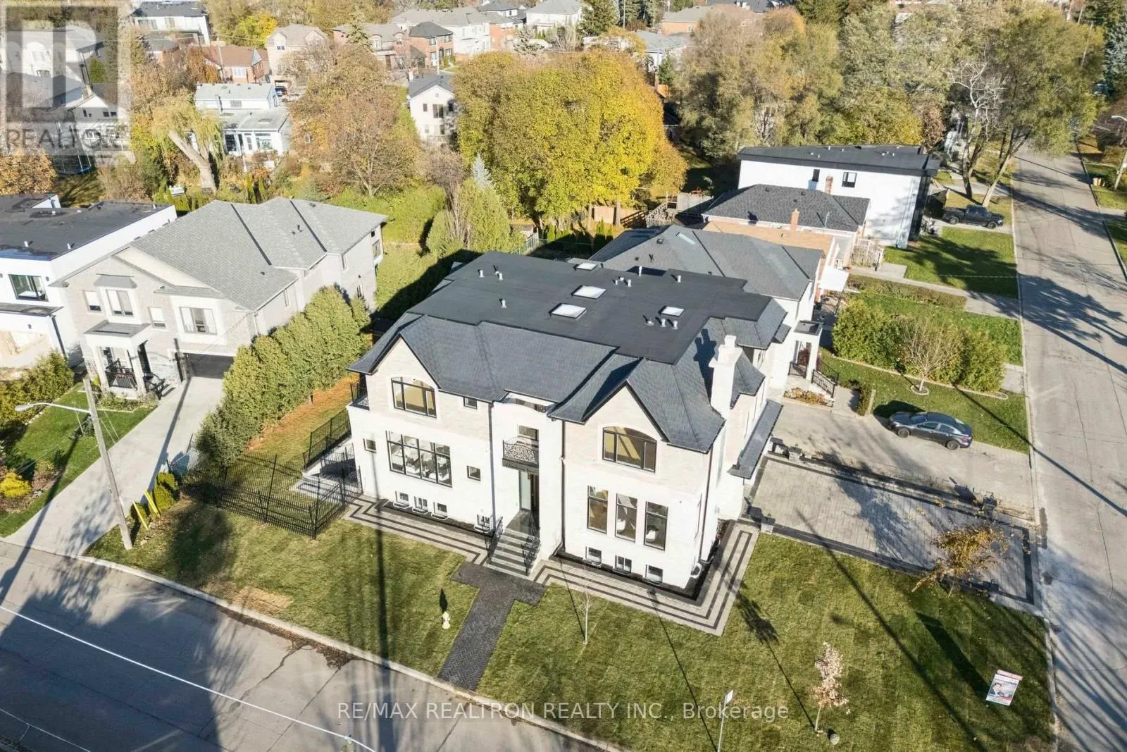 1 LYNNHAVEN ROAD