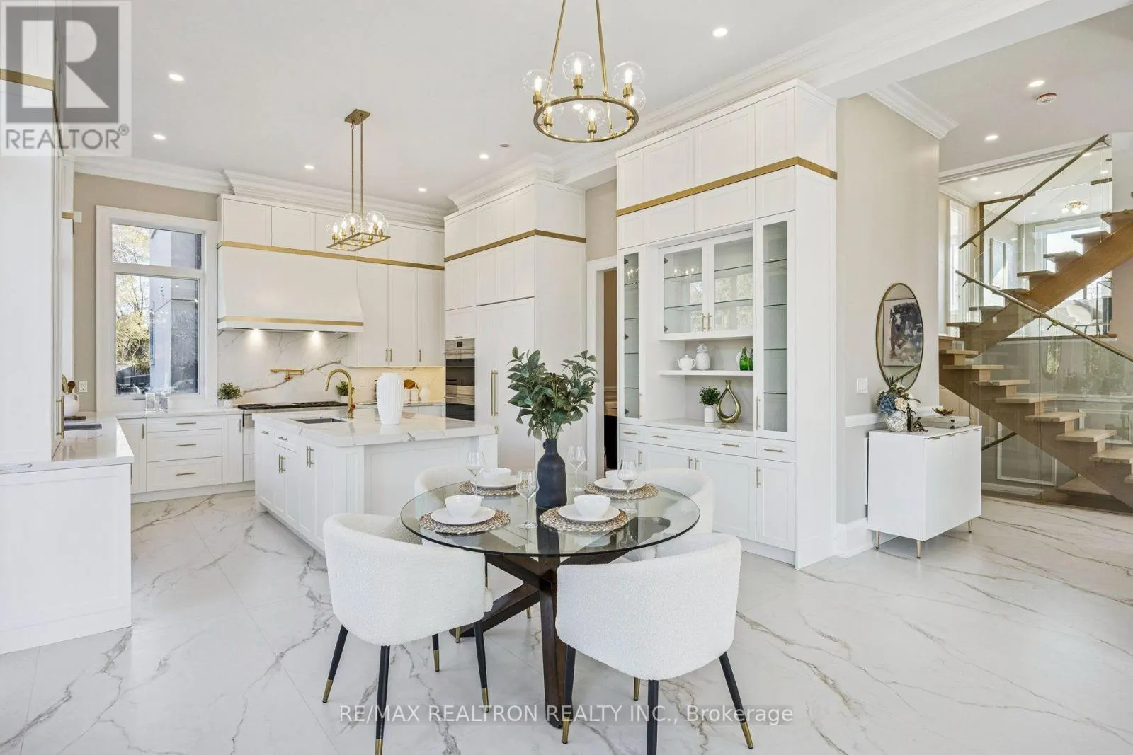 1 LYNNHAVEN ROAD