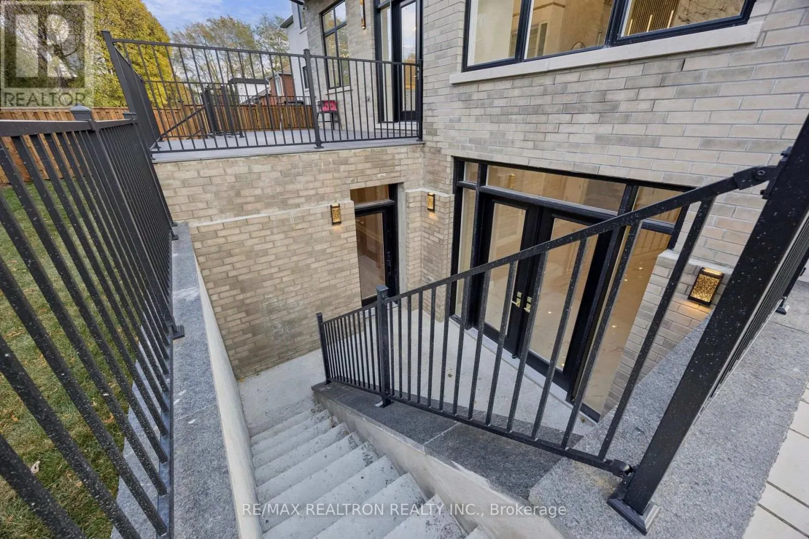 1 LYNNHAVEN ROAD