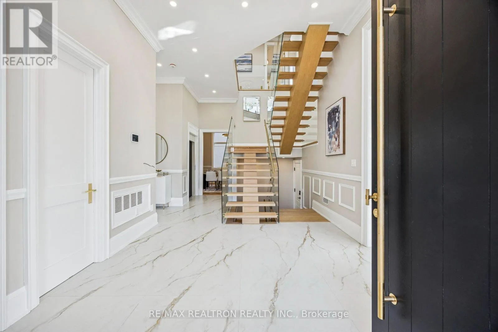 1 LYNNHAVEN ROAD