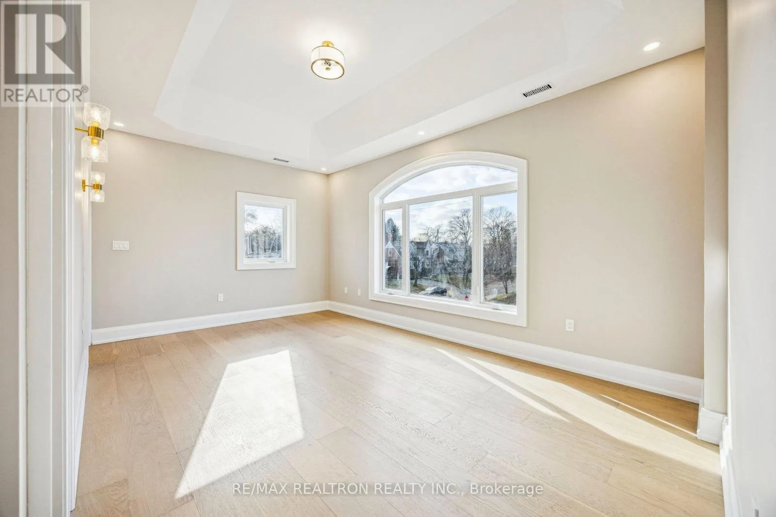 1 LYNNHAVEN ROAD