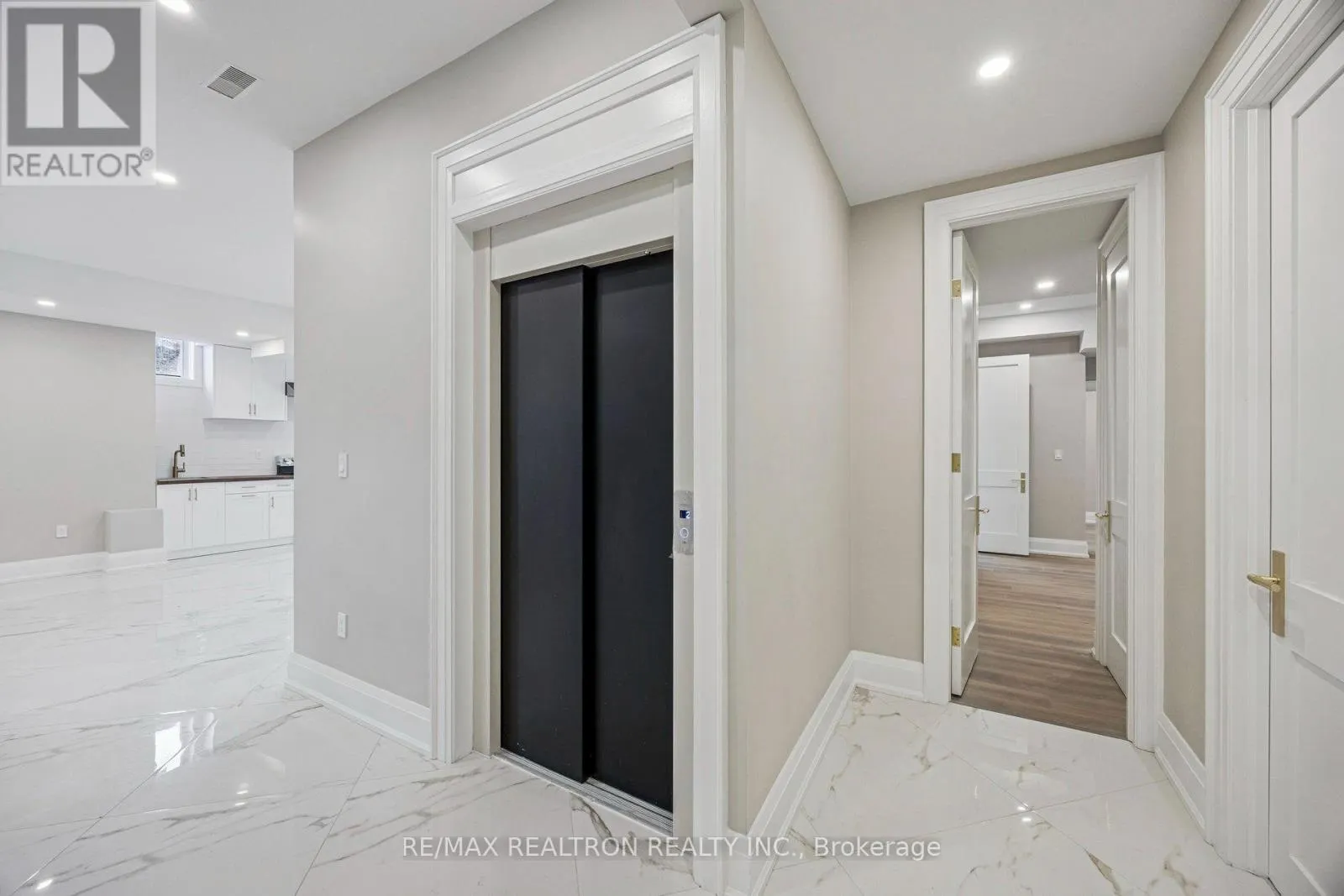 1 LYNNHAVEN ROAD