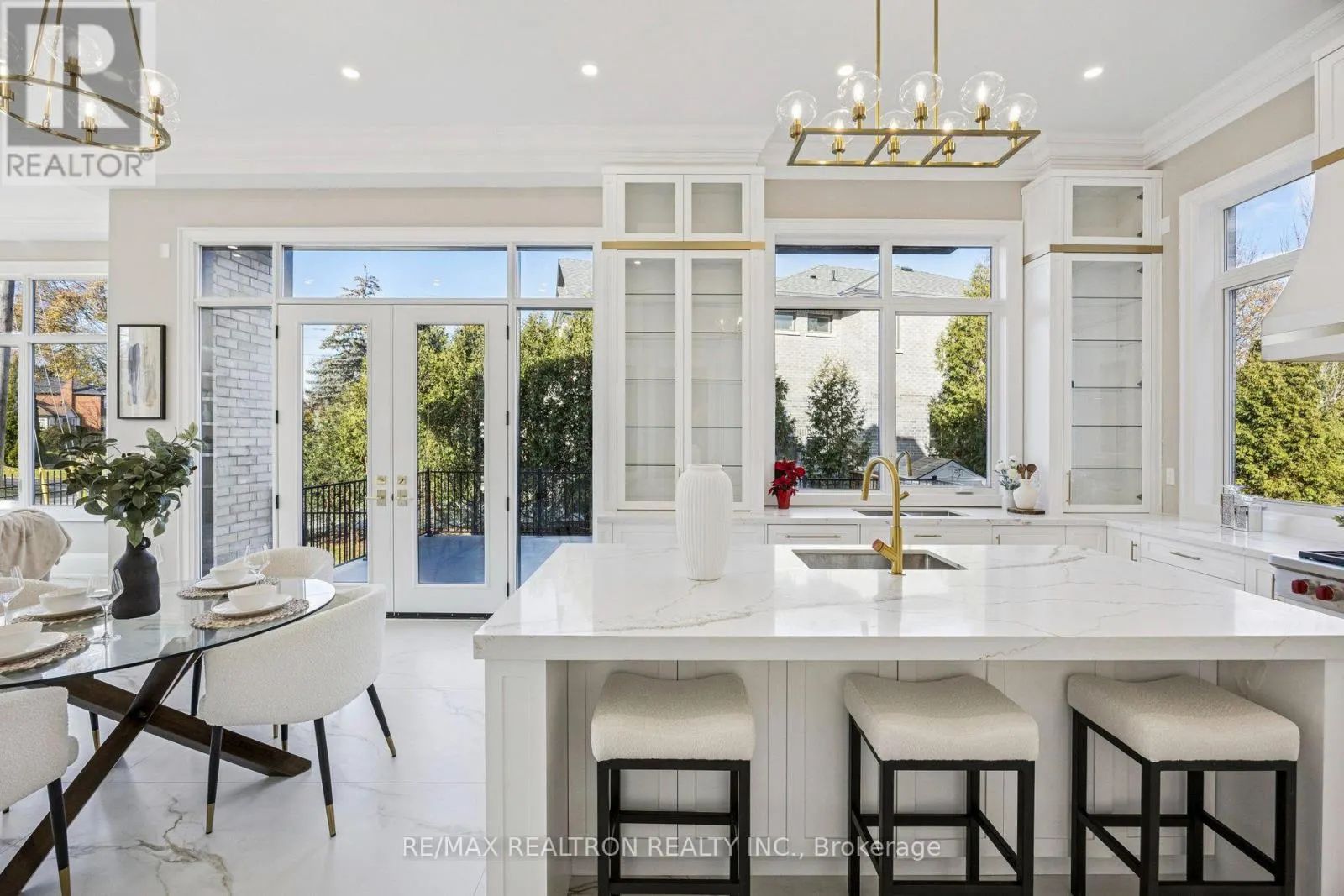 1 LYNNHAVEN ROAD