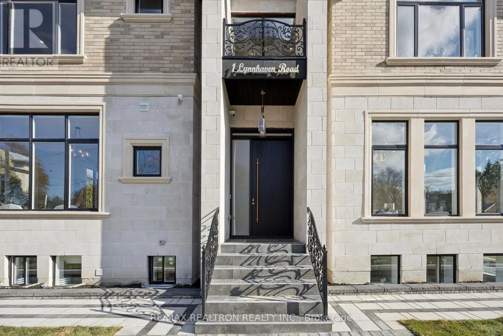 1 LYNNHAVEN ROAD