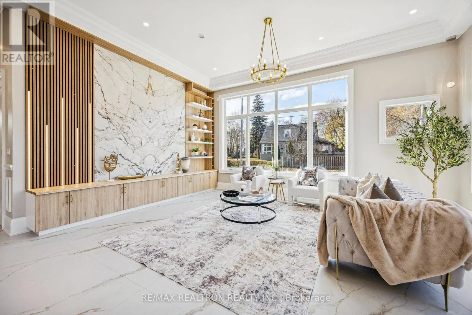 1 LYNNHAVEN ROAD