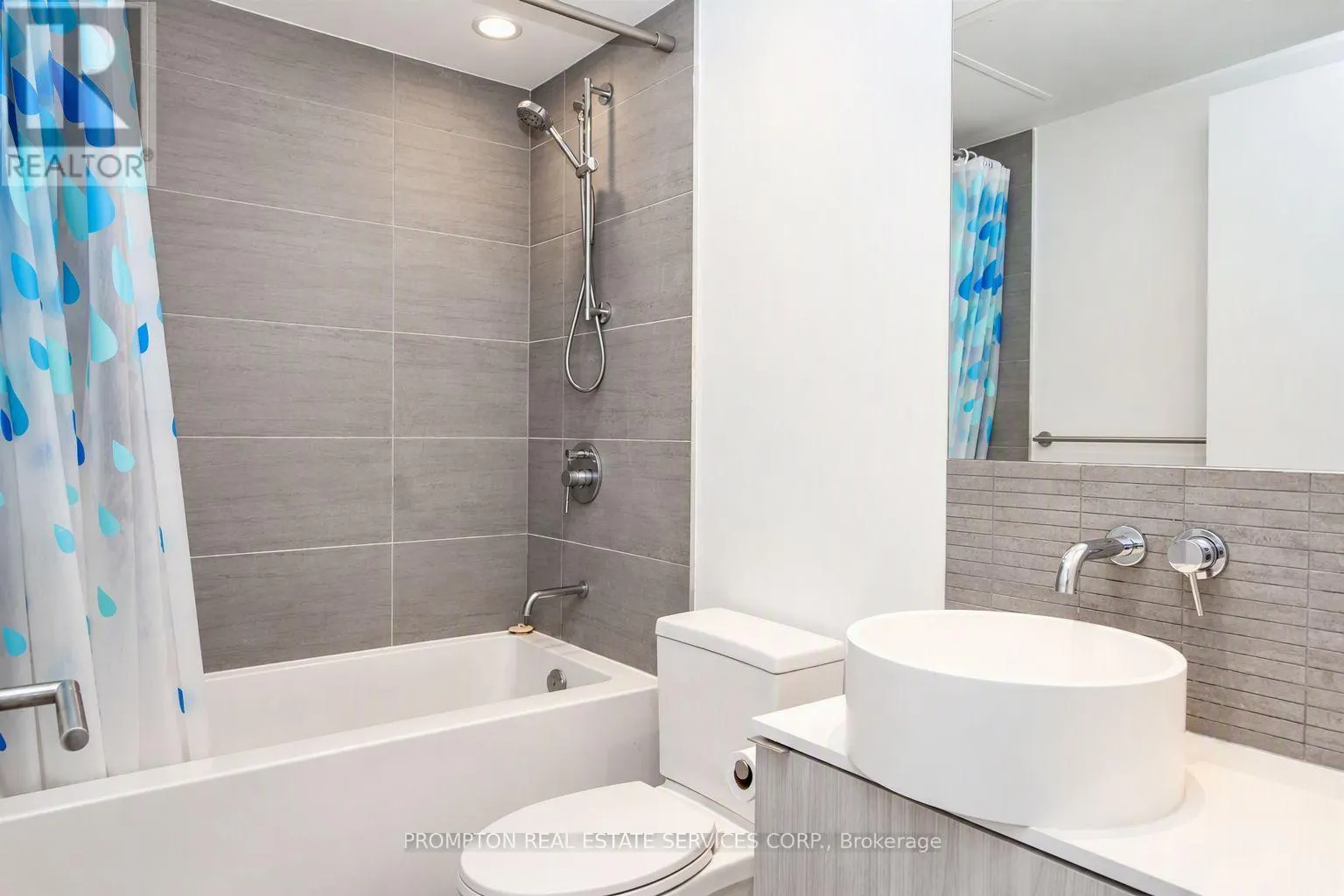 627 - 161 ROEHAMPTON AVENUE