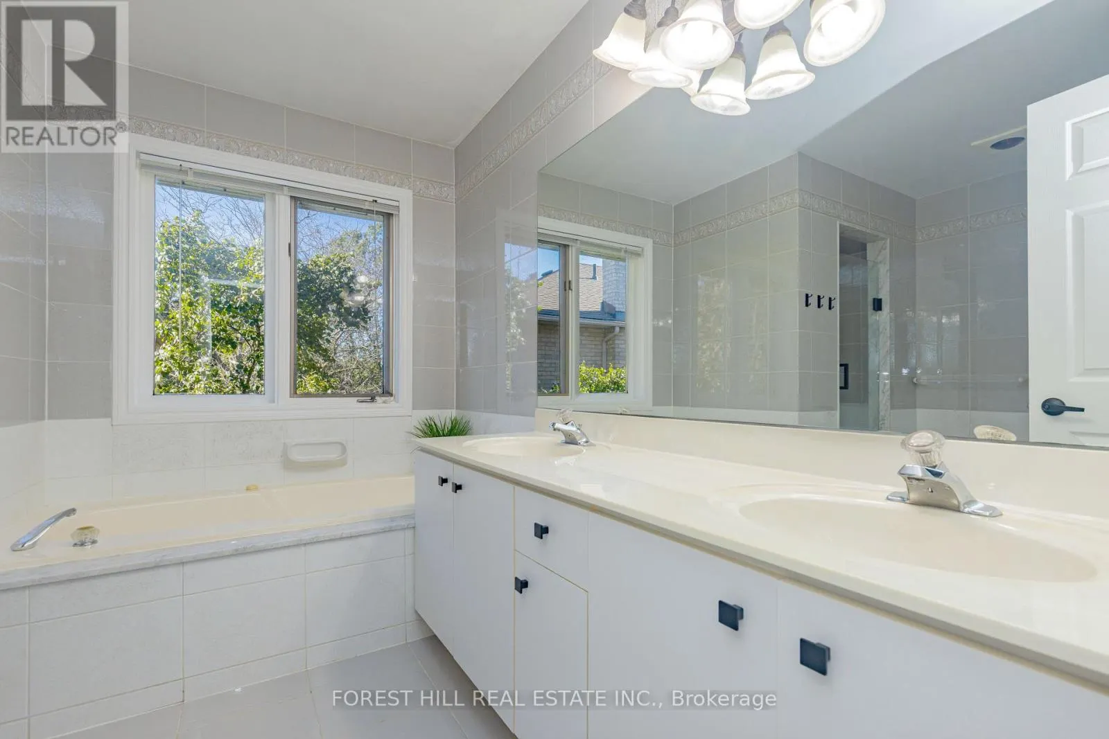 22 JARDIN HILL COURT