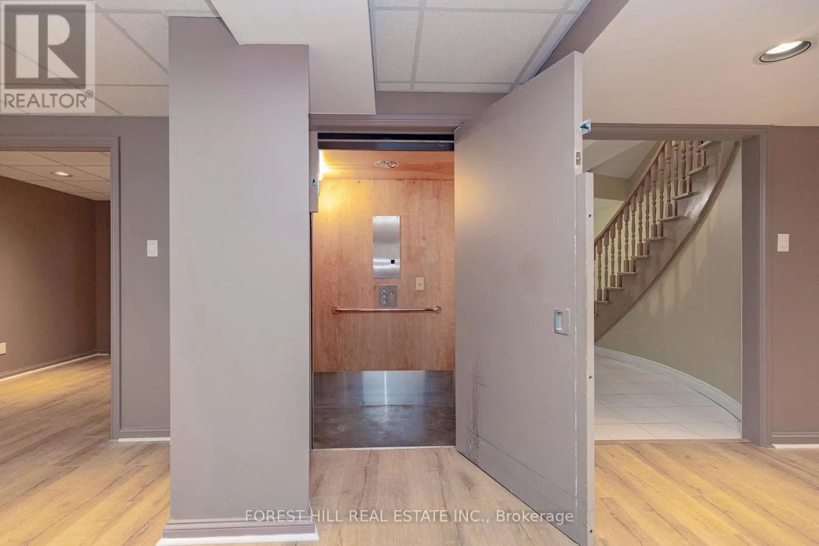22 JARDIN HILL COURT