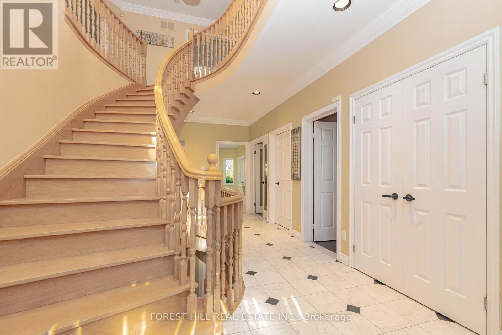 22 JARDIN HILL COURT
