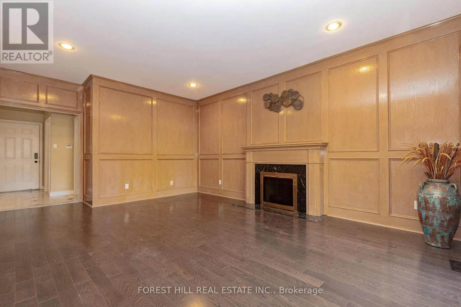 22 JARDIN HILL COURT