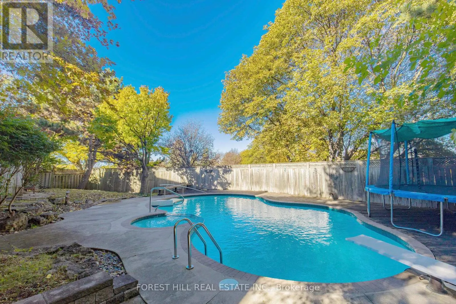 22 JARDIN HILL COURT