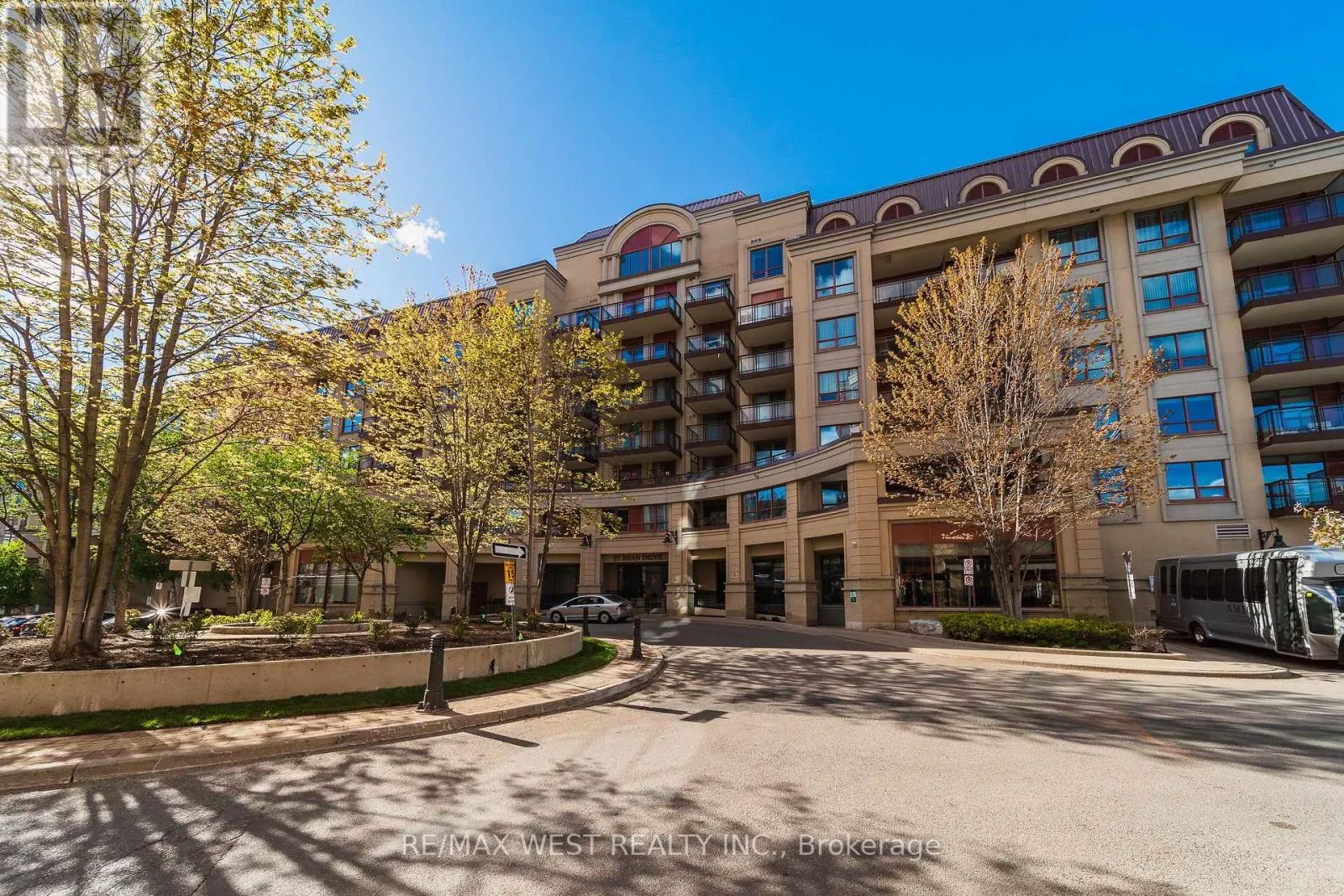 524 - 27 REAN DRIVE