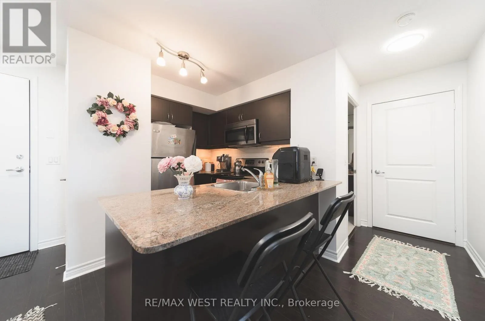 524 - 27 REAN DRIVE