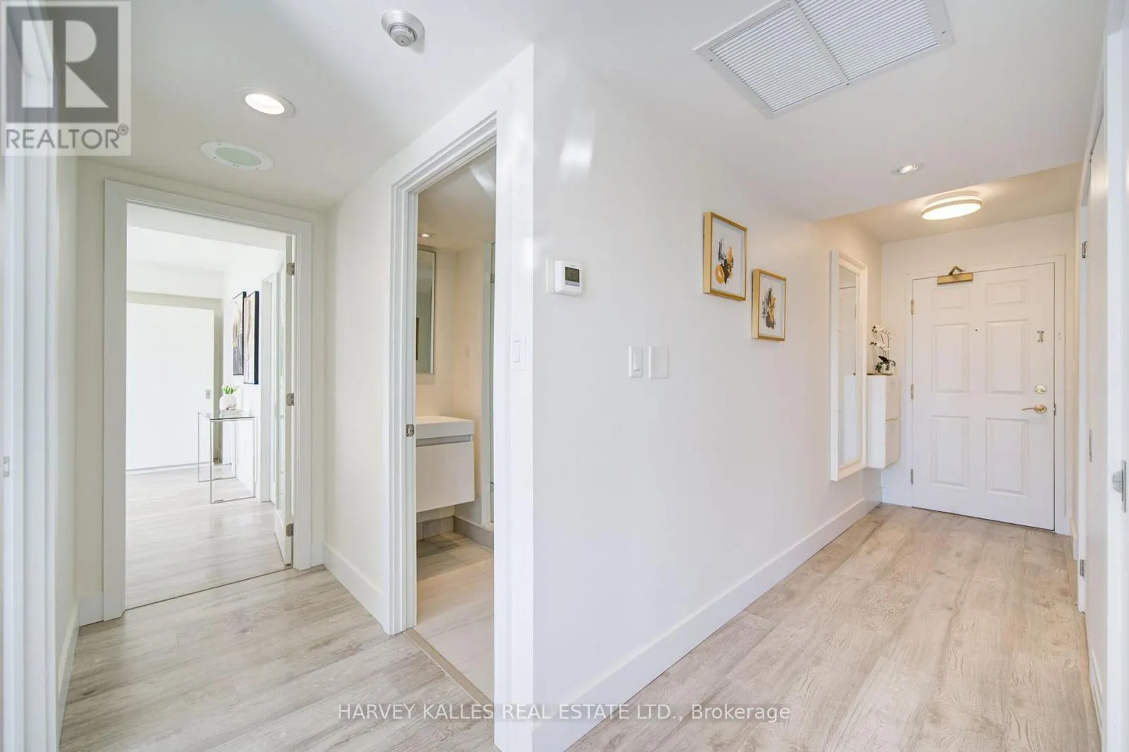 512 - 1818 BAYVIEW AVENUE