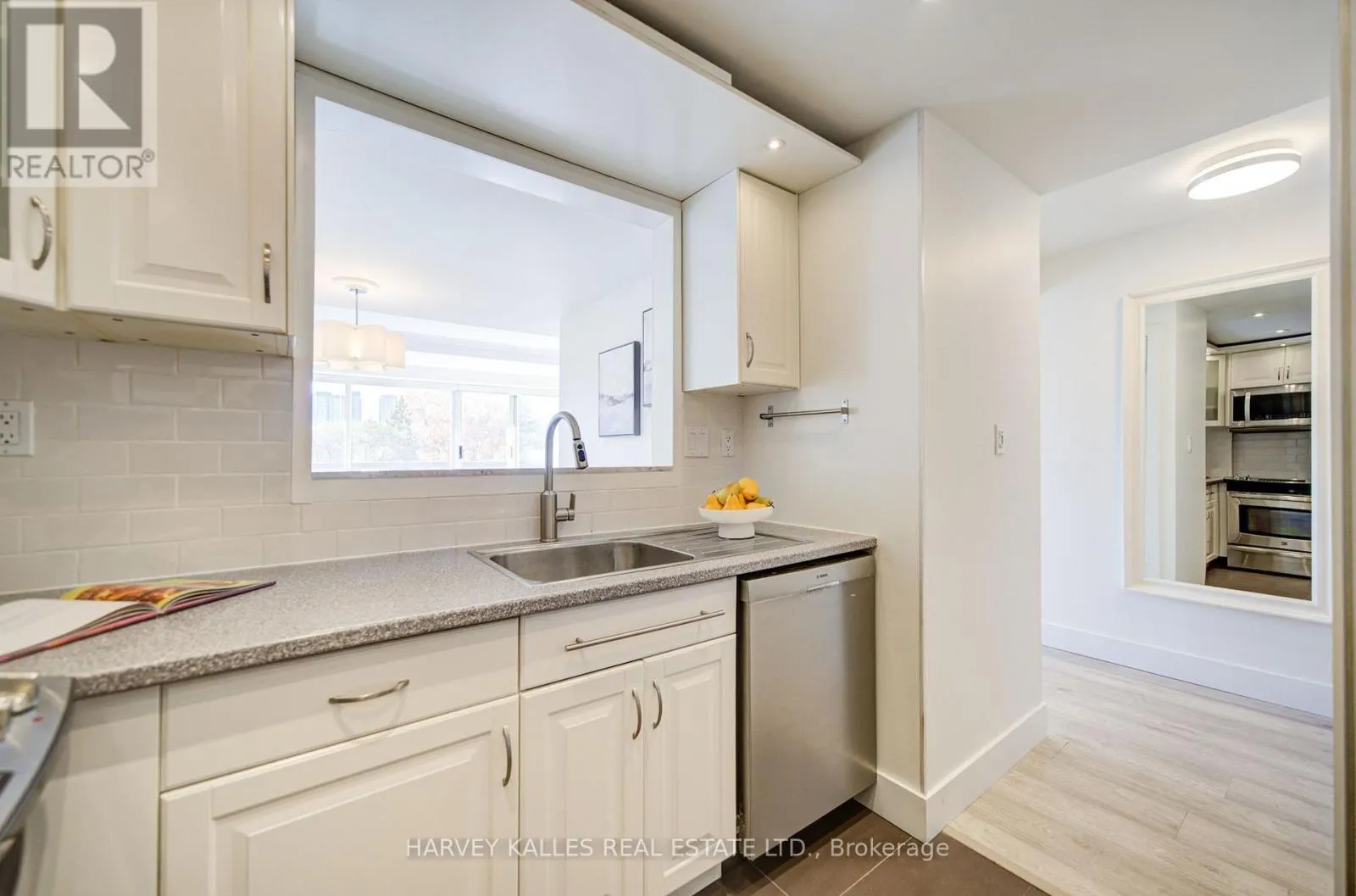 512 - 1818 BAYVIEW AVENUE