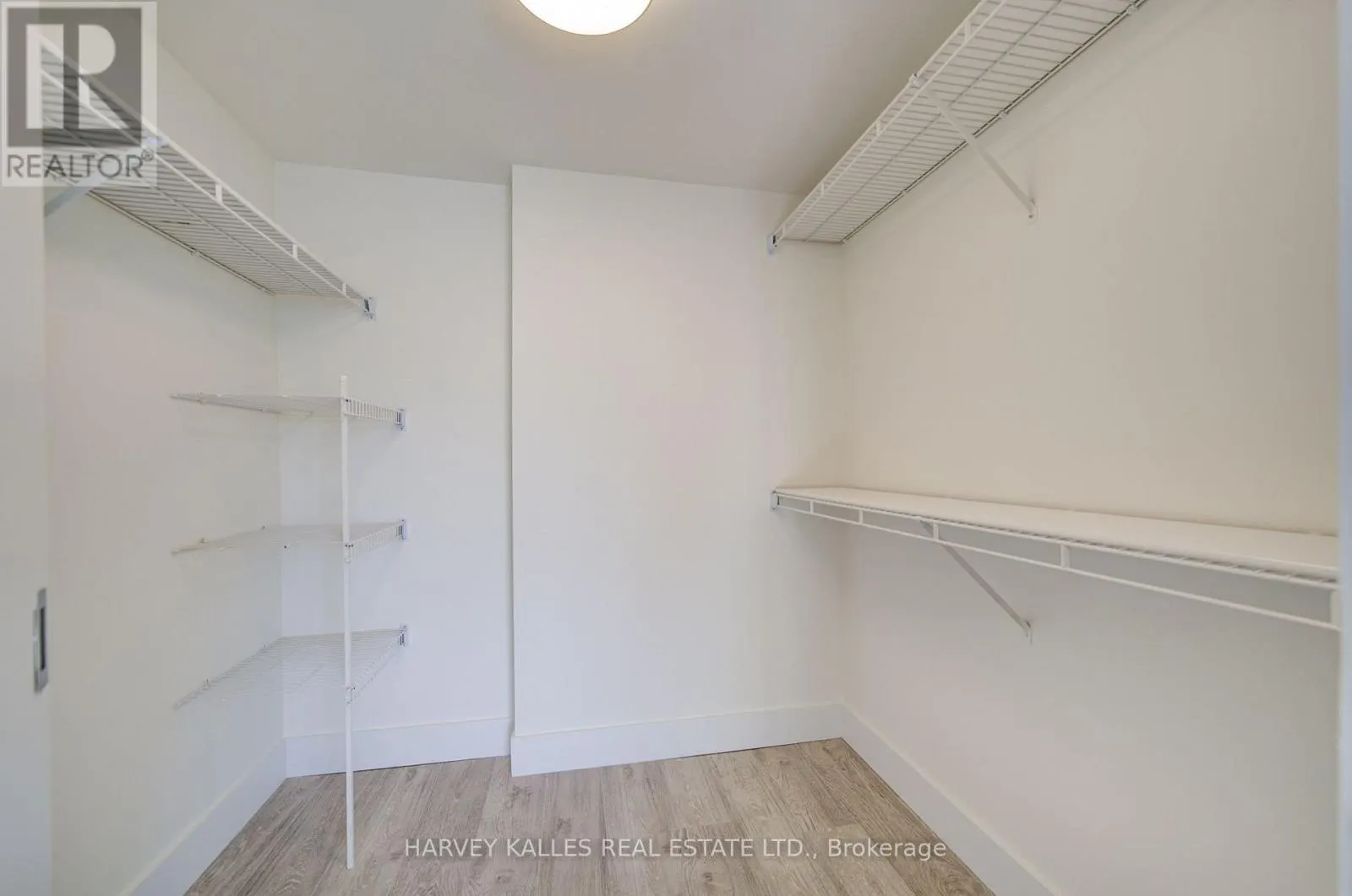 512 - 1818 BAYVIEW AVENUE