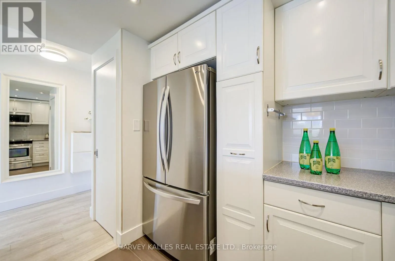 512 - 1818 BAYVIEW AVENUE