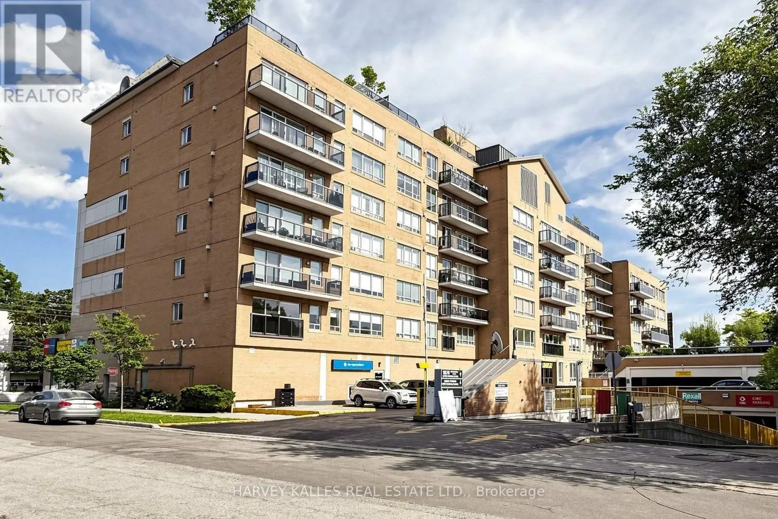 512 - 1818 BAYVIEW AVENUE