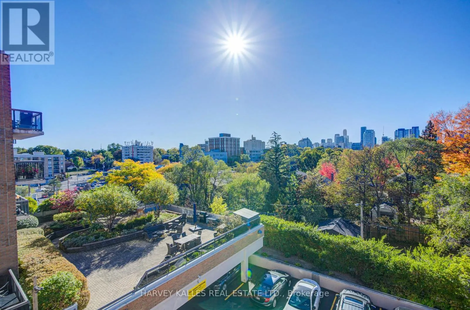 512 - 1818 BAYVIEW AVENUE