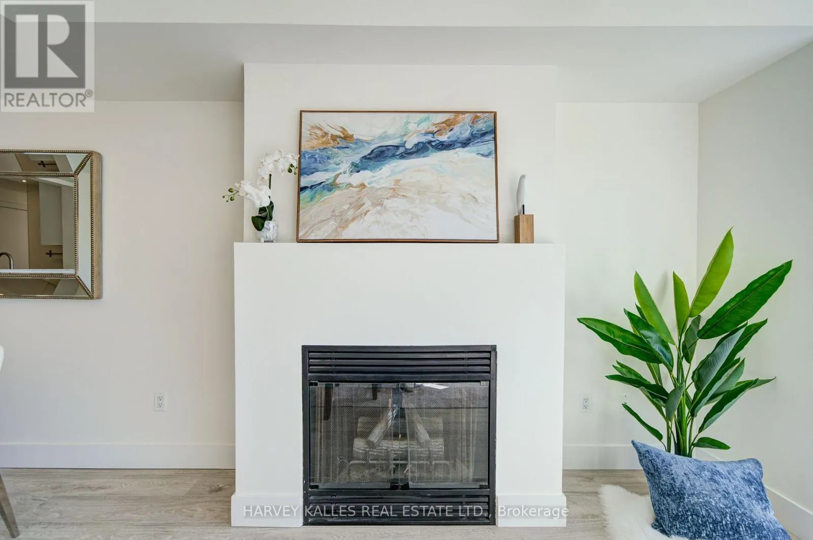 512 - 1818 BAYVIEW AVENUE
