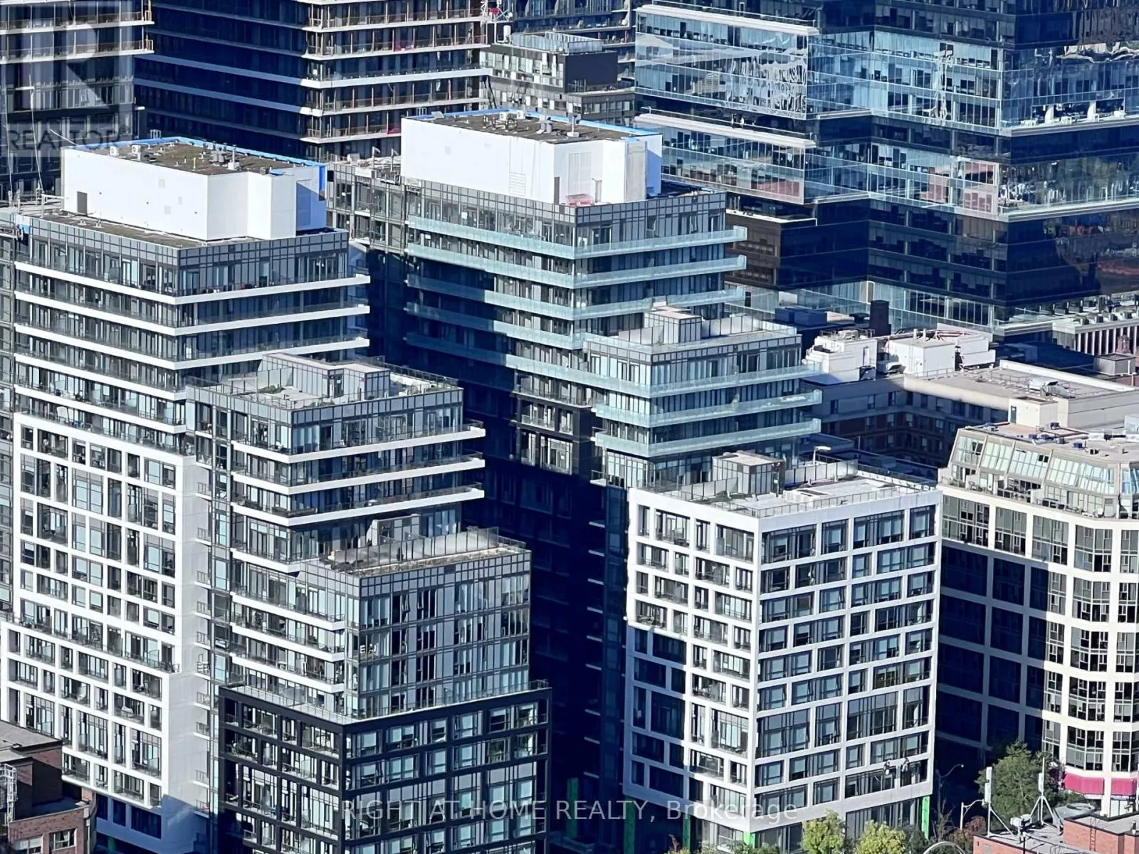 1721 - 60 PRINCESS STREET