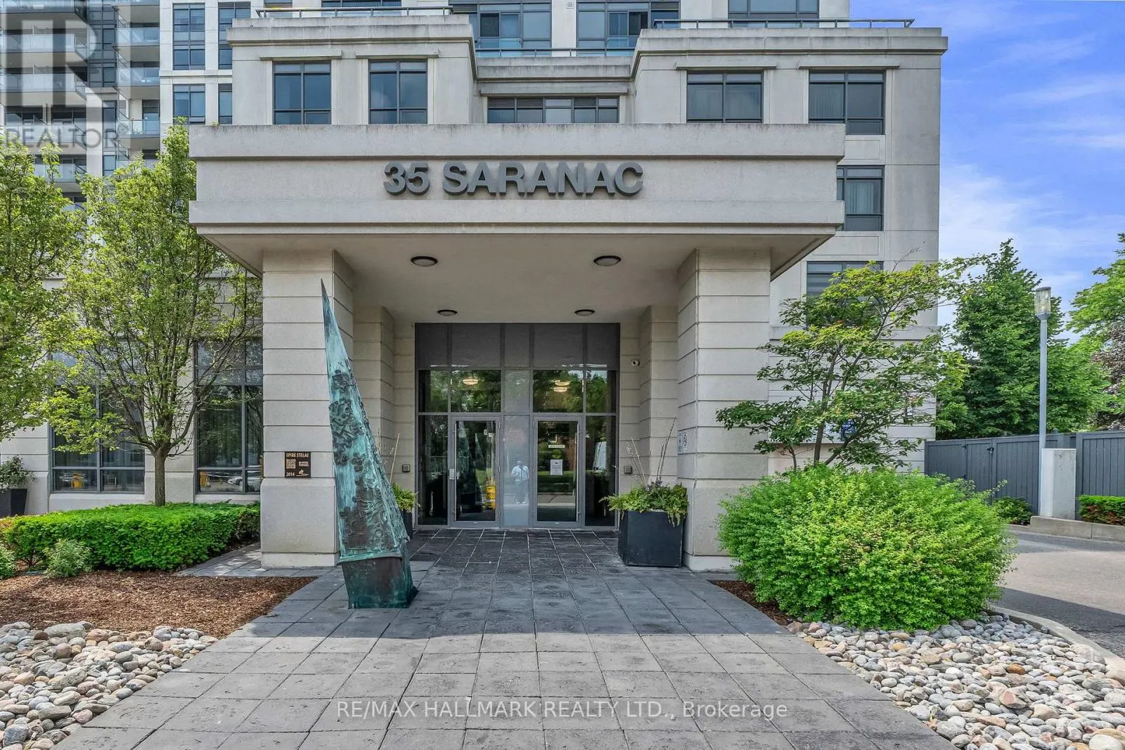 907 - 35 SARANAC BOULEVARD