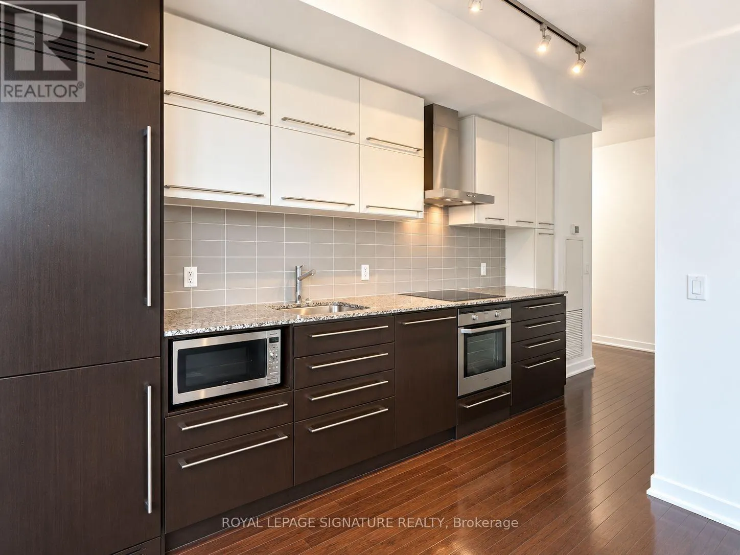 410 - 770 BAY STREET