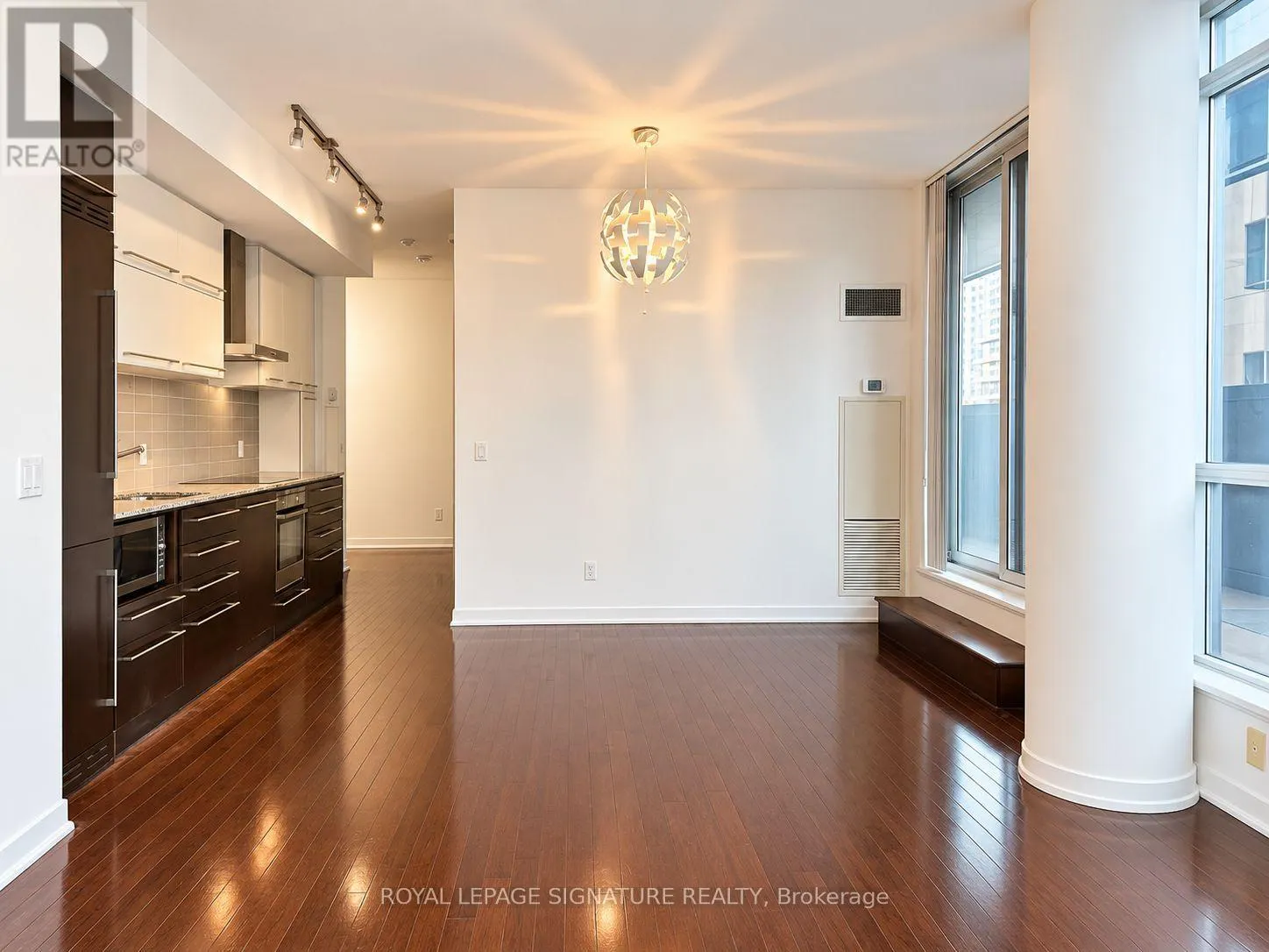 410 - 770 BAY STREET
