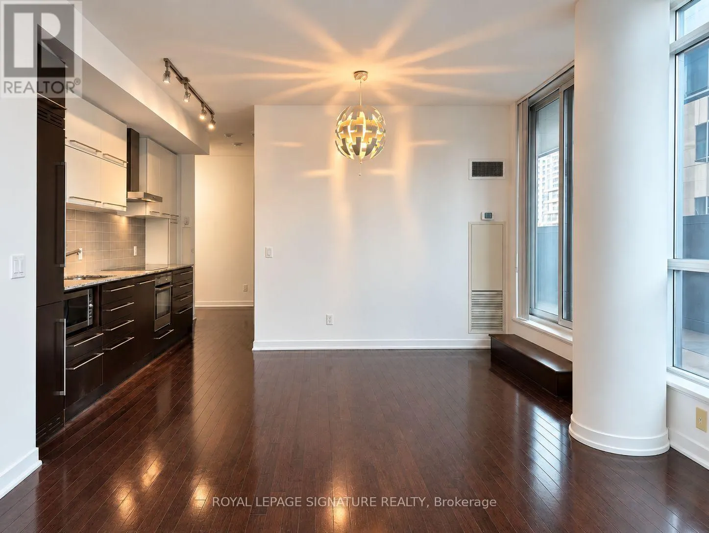 410 - 770 BAY STREET