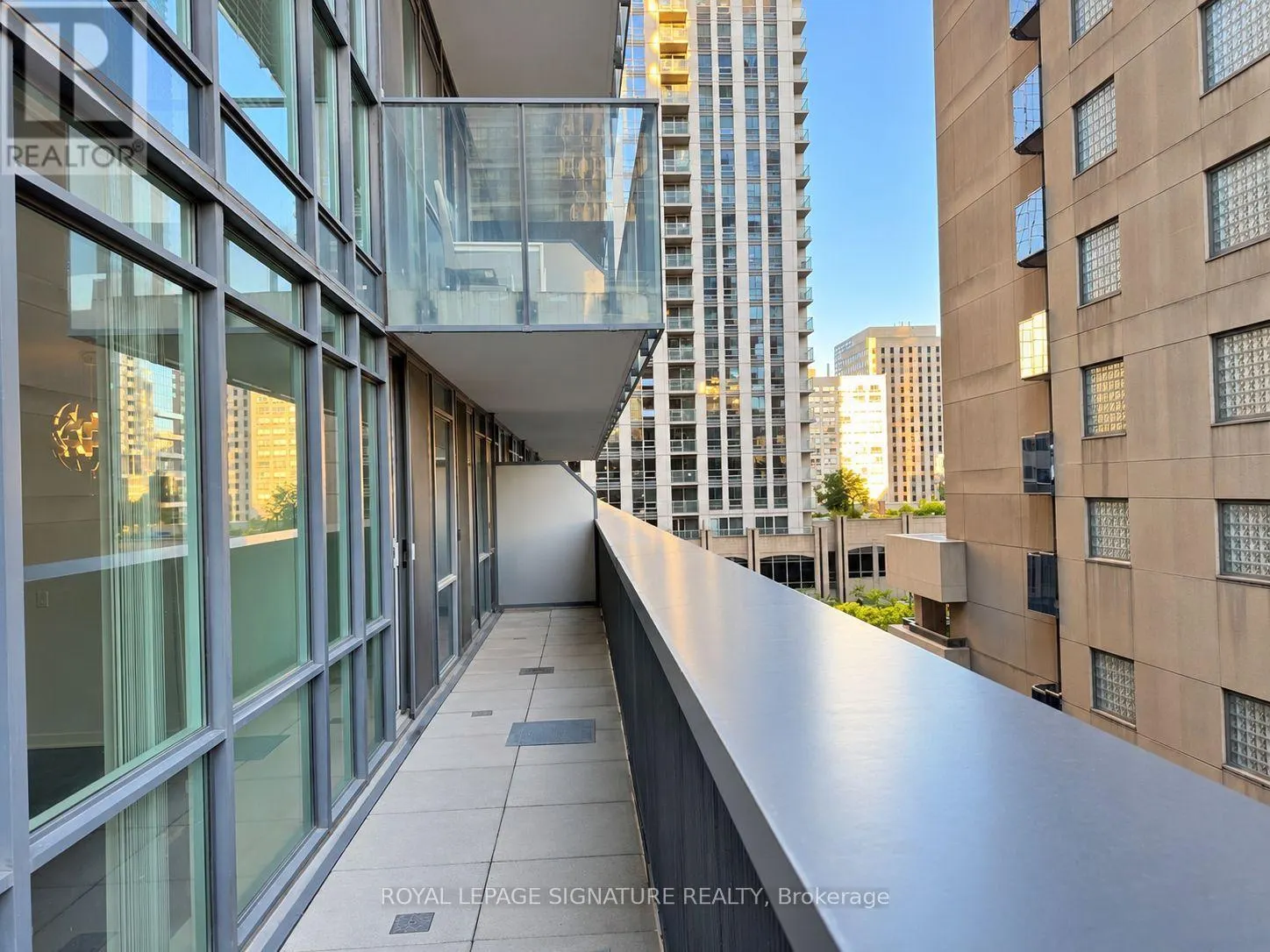 410 - 770 BAY STREET