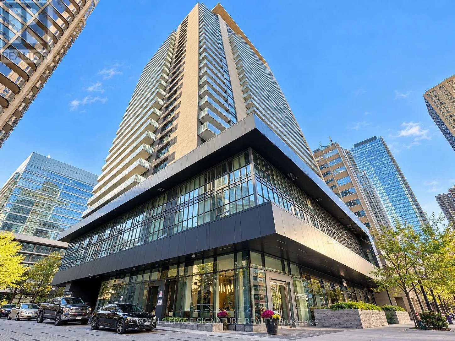 410 - 770 BAY STREET