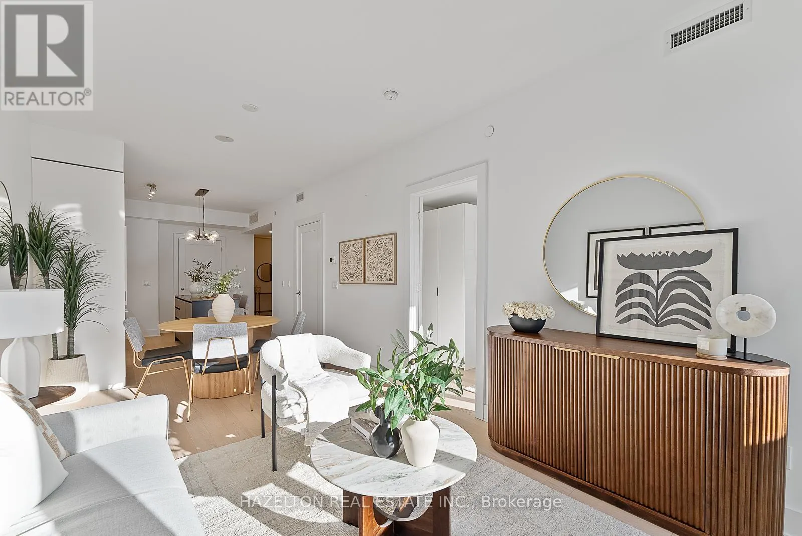 302 - 128 PEARS AVENUE