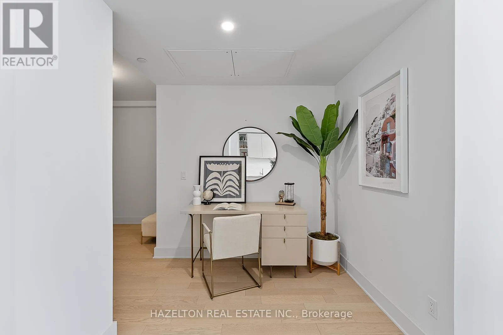 302 - 128 PEARS AVENUE