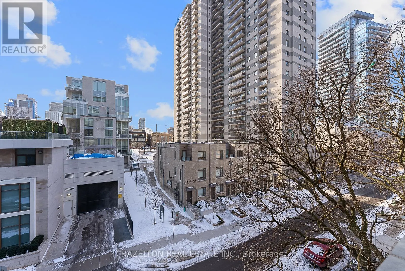 302 - 128 PEARS AVENUE