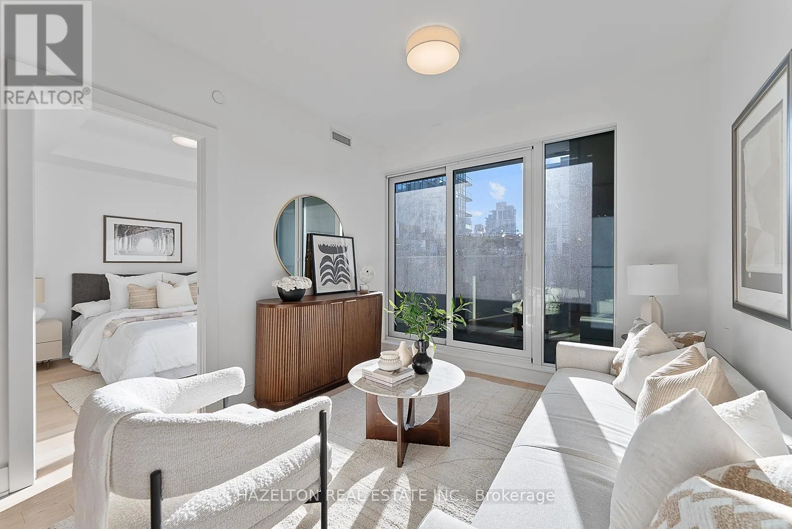 302 - 128 PEARS AVENUE