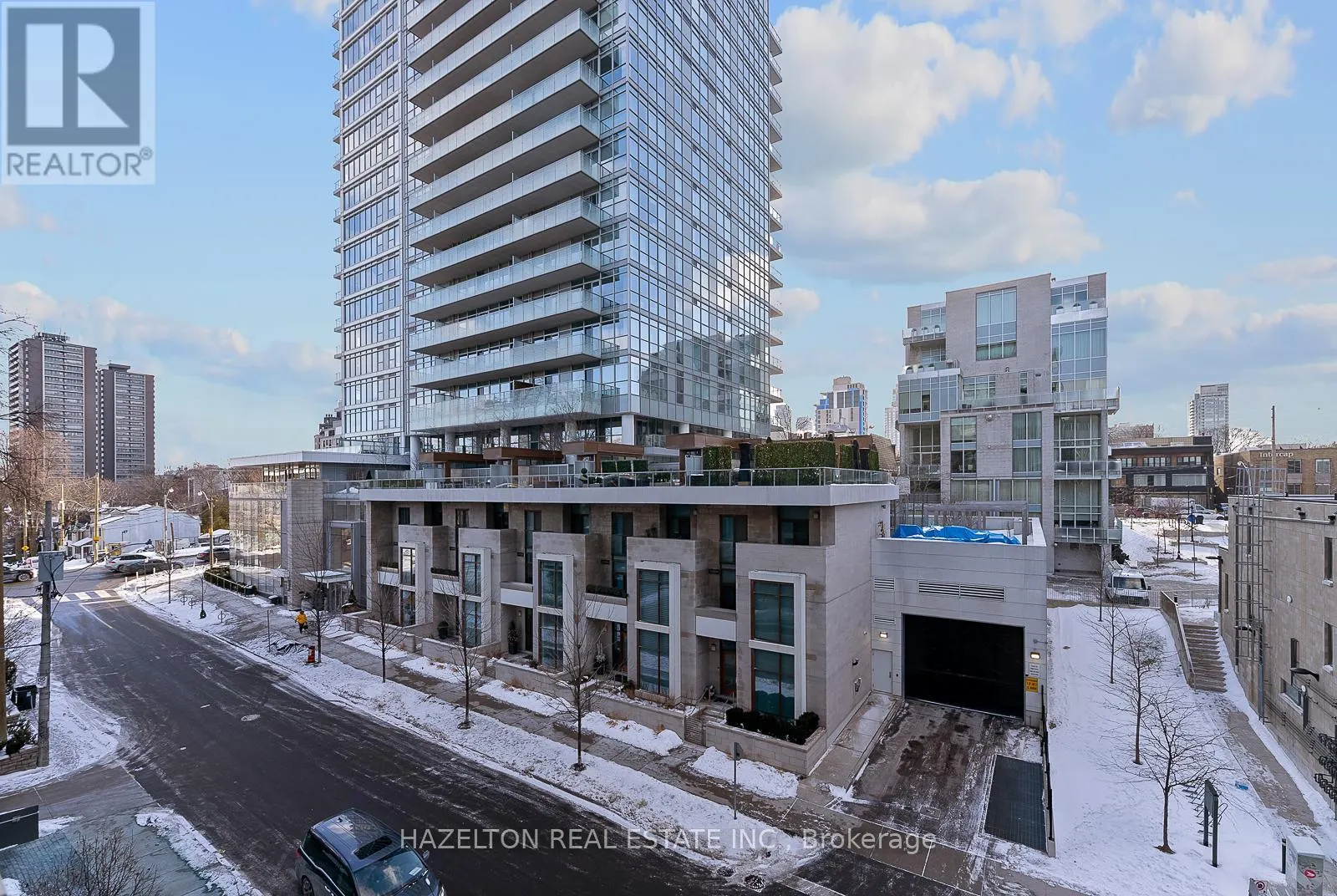 302 - 128 PEARS AVENUE