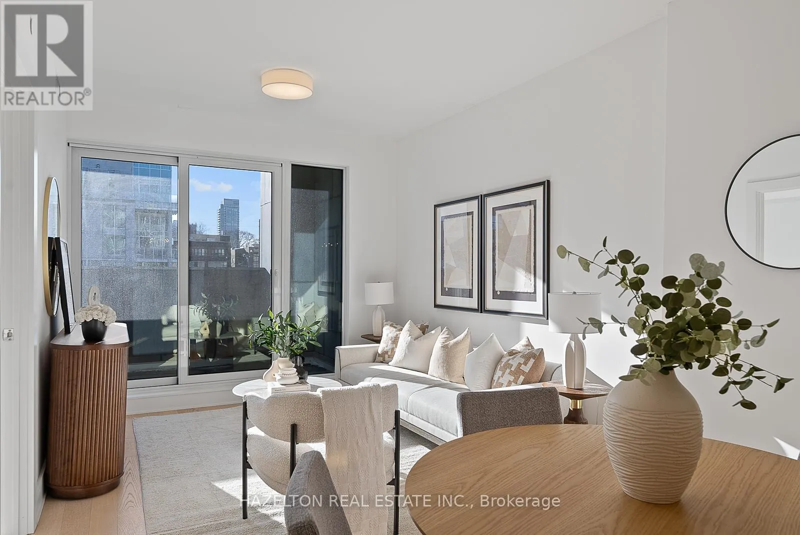 302 - 128 PEARS AVENUE
