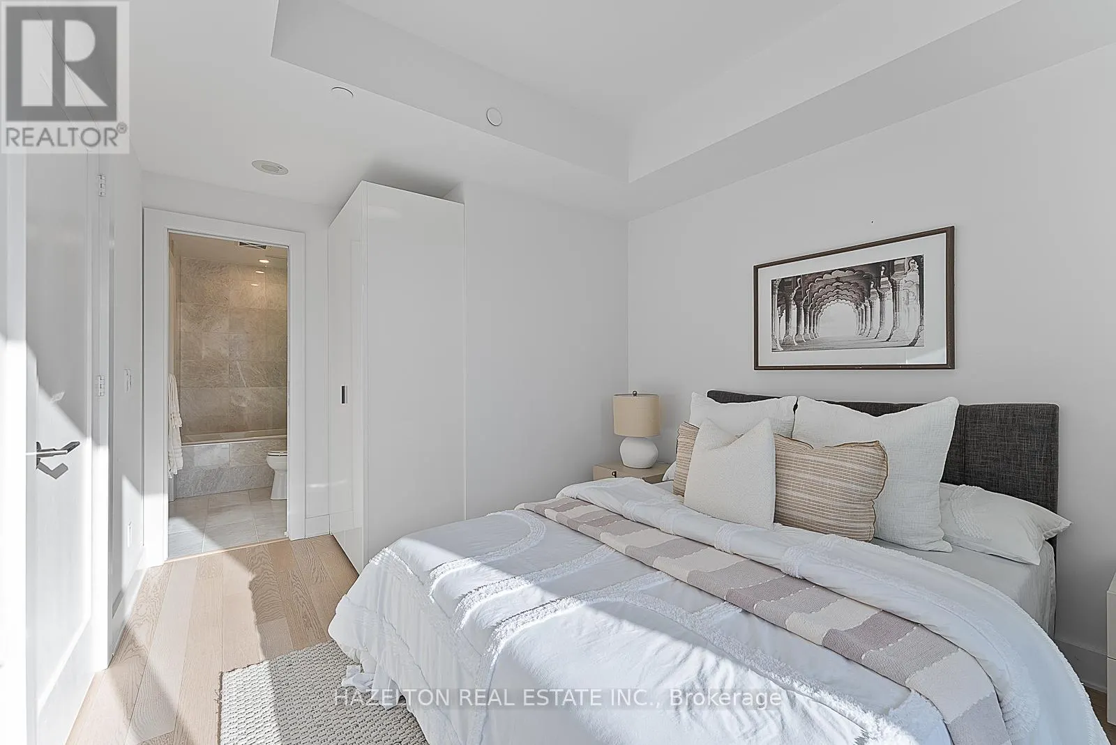 302 - 128 PEARS AVENUE