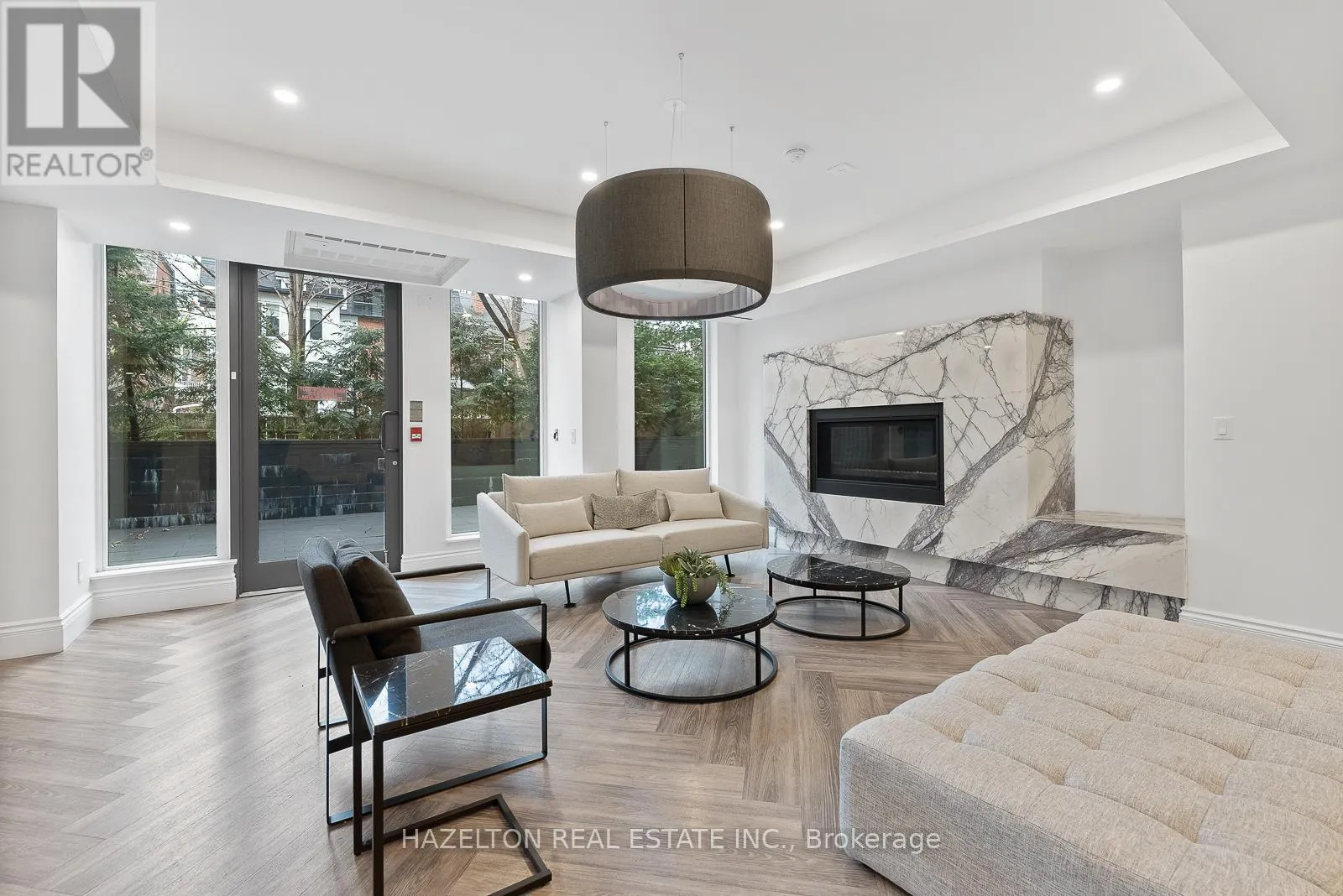 302 - 128 PEARS AVENUE