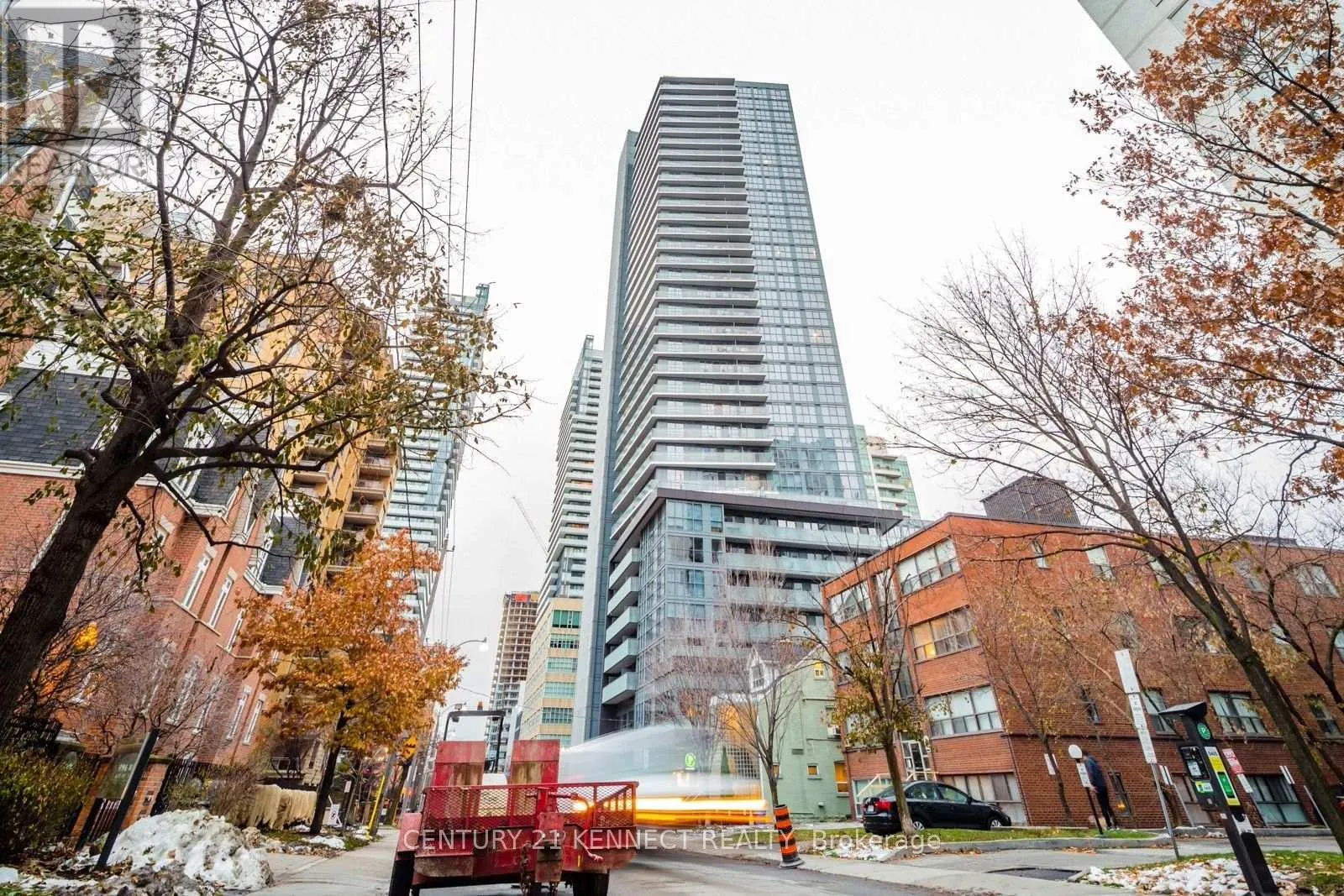 2513 - 125 REDPATH AVENUE