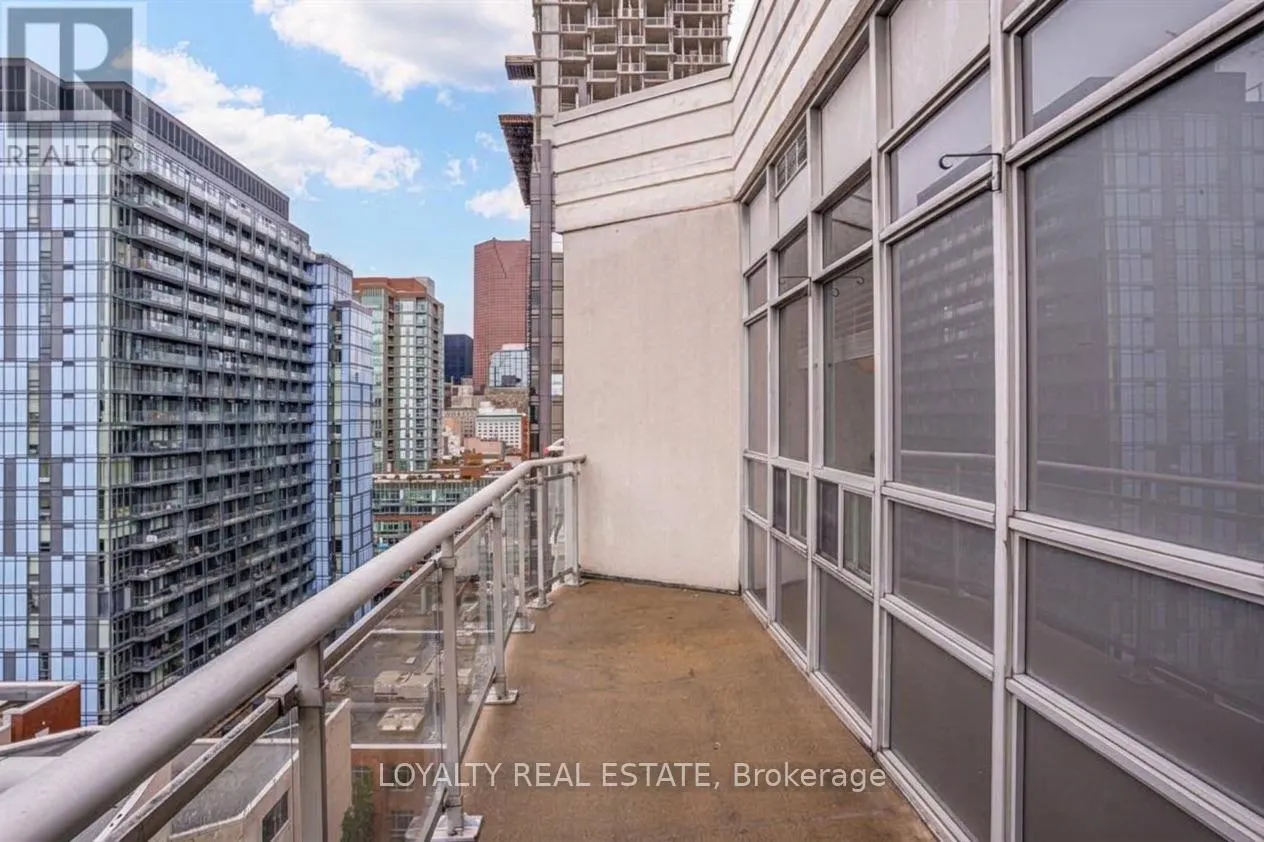 PH14 - 255 RICHMOND STREET E